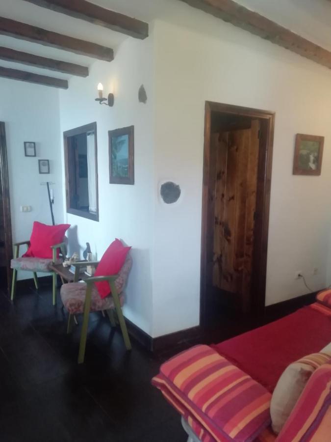 La Centinela 1 *